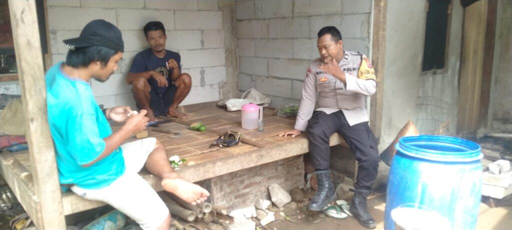 Polsek Munjul Gelar Kegiatan Rutin Yang Ditingkatkan (KRYD) di Munjul 6 WhatsApp Image 2023 12 25 at 01.54.33