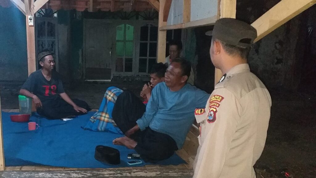 Polsek Cigeulis Giatkan Patroli KRYD untuk Wujudkan Kamtibmas Aman dan Kondusif 2 WhatsApp Image 2023 12 30 at 01.58.10