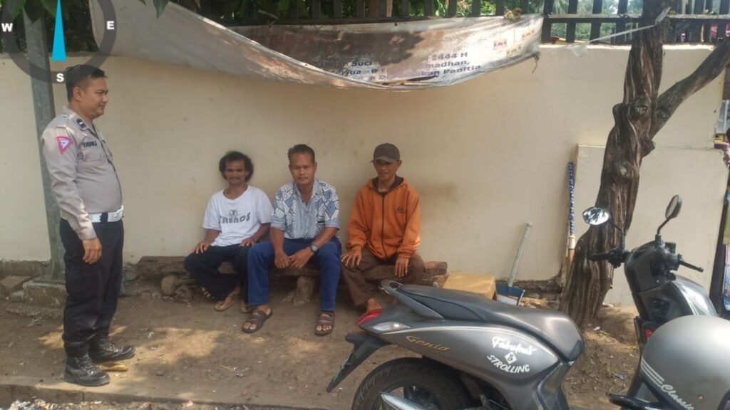 Polsek Menes Gandeng Tukang Ojek Sebagai Pelopor Keselamatan Berlalu Lintas 6 WhatsApp Image 2023 12 30 at 18.02.03