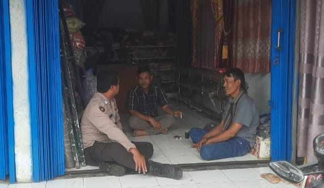 Polsek Menes Gencar Sambang dan Silaturahmi di Kampung 5 WhatsApp Image 2023 12 30 at 19.48.47