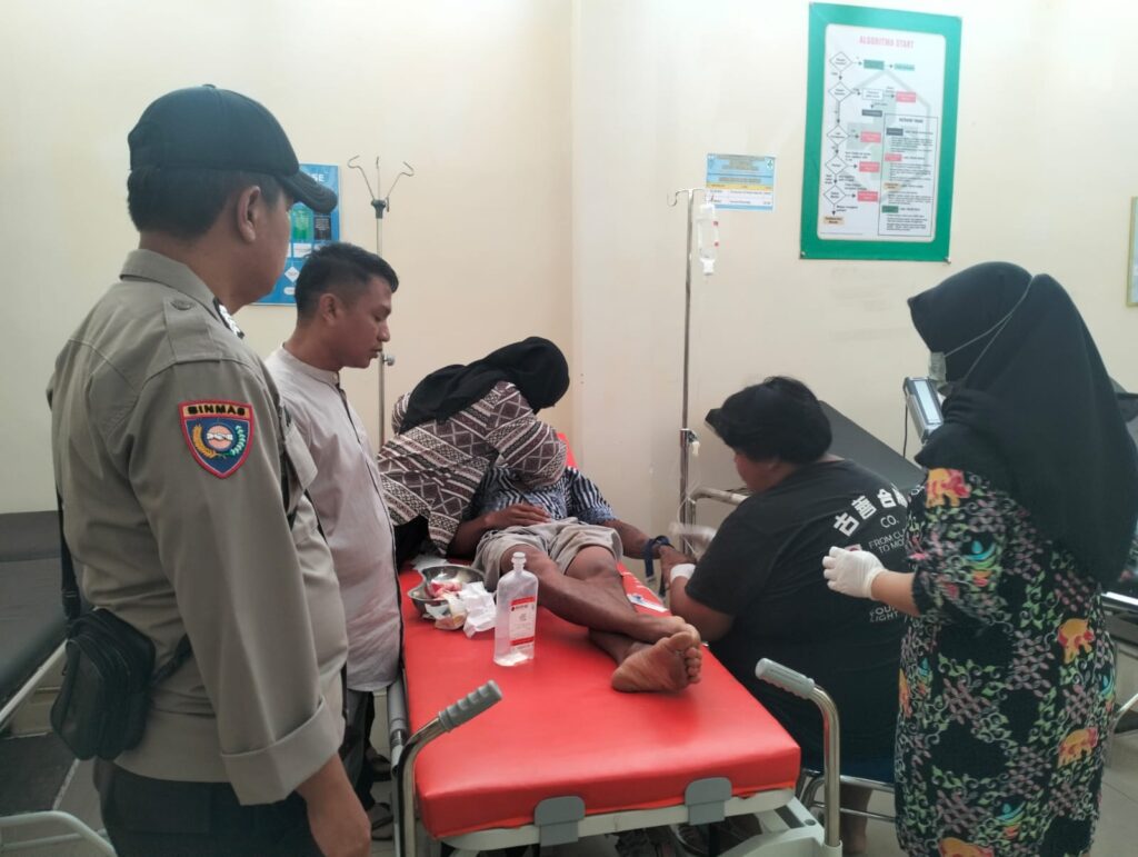 Polsek Sumur Polres Pandeglang Memberikan Pertolongan kepada Korban Serangan Buaya 6 IMG 20240425 WA0005