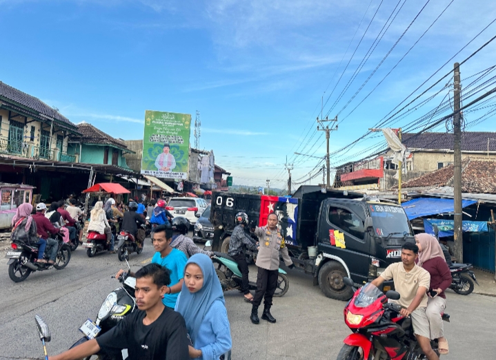 Kapolres Pandeglang Gelar Patroli Mobile untuk Memantau Kesiapan Pos Pengamanan Operasi Ketupat 3 IMG 20240408 184241
