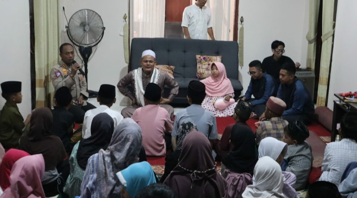 Kapolres Pandeglang Gelar Pengajian dan Yasinan Bersama Anak Yatim Piatu 5 IMG 20240419 094016