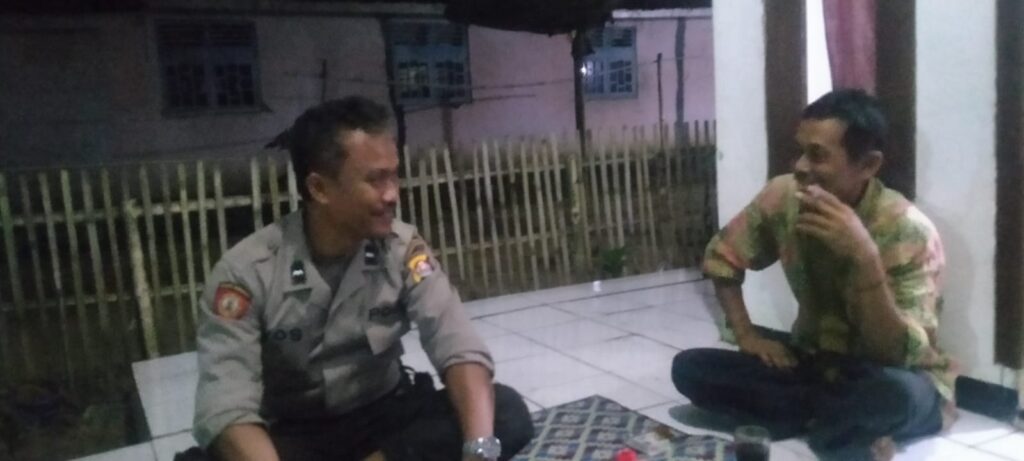 Polsek Munjul Lakukan Patroli Dialogis Ramadan untuk Ciptakan Situasi Aman 9 WhatsApp Image 2024 04 02 at 1.03.08 AM
