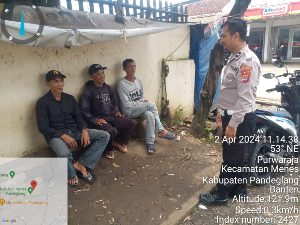 Penyuluhan Lalulintas oleh Aipda Yayan dari Polsek Menes 2 WhatsApp Image 2024 04 02 at 1.22.34 PM