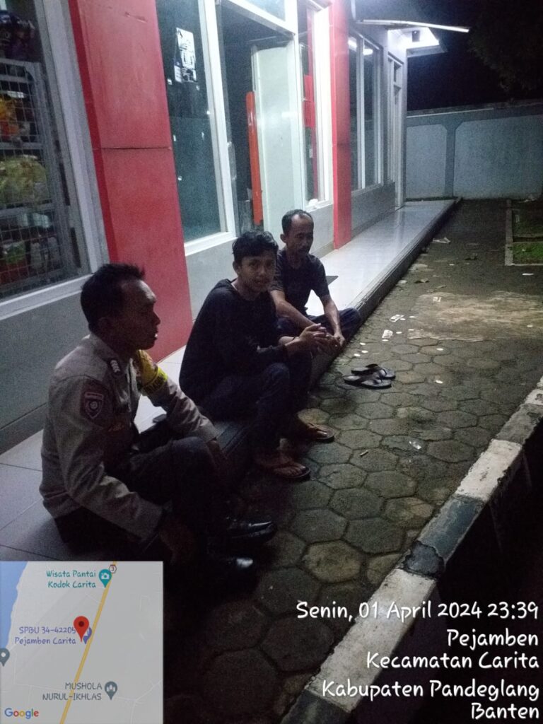 Polsek Carita Intensifkan Patroli Dialogis di SPBU untuk Ciptakan Kamtibmas Kondusif 6 WhatsApp Image 2024 04 02 at 11.40.10 AM