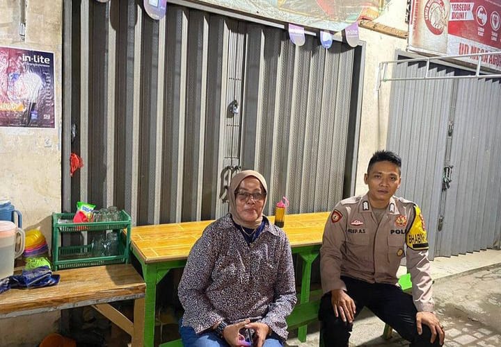 Bhabinkamtibmas Polsek Cadasari Terus Tingkatkan Kewaspadaan dalam Ciptakan Situasi Kamtibmas 2 WhatsApp Image 2024 04 02 at 3.28.19 AM