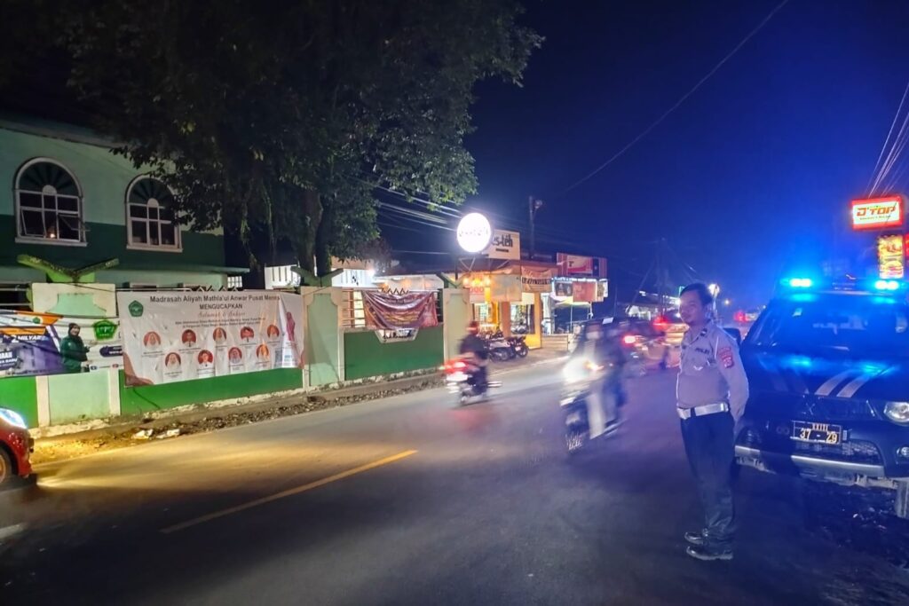 Polsek Menes: Patroli Malam untuk Cegah Aksi Balapan Liar 1 WhatsApp Image 2024 04 03 at 12.22.02