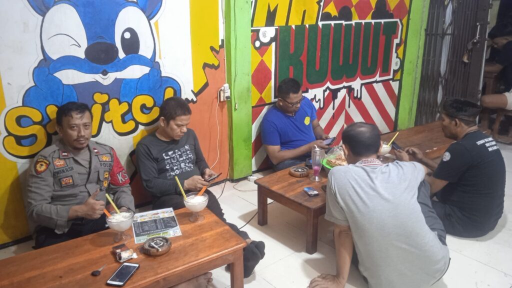 Personil Polsek Munjul Polres Pandeglang Laksanakan Patroli Dialogis untuk Menjaga Kamtibmas 3 WhatsApp Image 2024 04 04 at 04.24.54