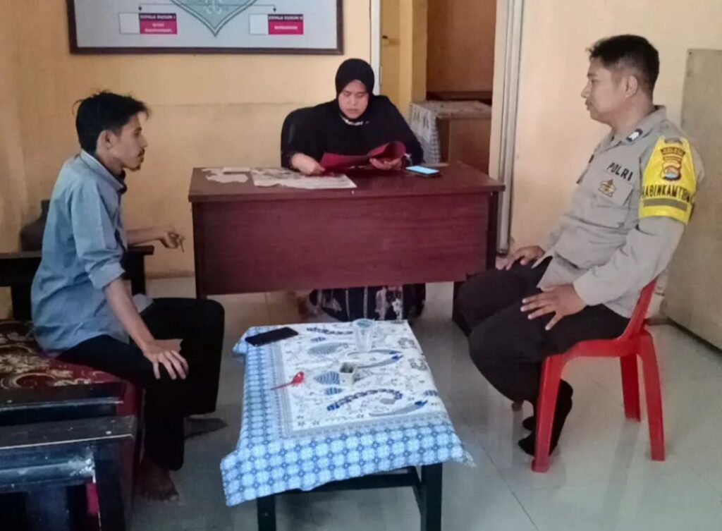 Sinergi Antara Kepolisian dan Perangkat Desa Diperkuat oleh Bhabinkamtibmas Polsek Cadasari 4 WhatsApp Image 2024 04 17 at 14.24.14