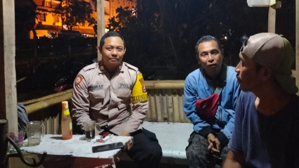Polsek Carita Terus Lakukan Patroli Untuk Jaga Keamanan Wilayah 1 WhatsApp Image 2024 04 19 at 06.43.58