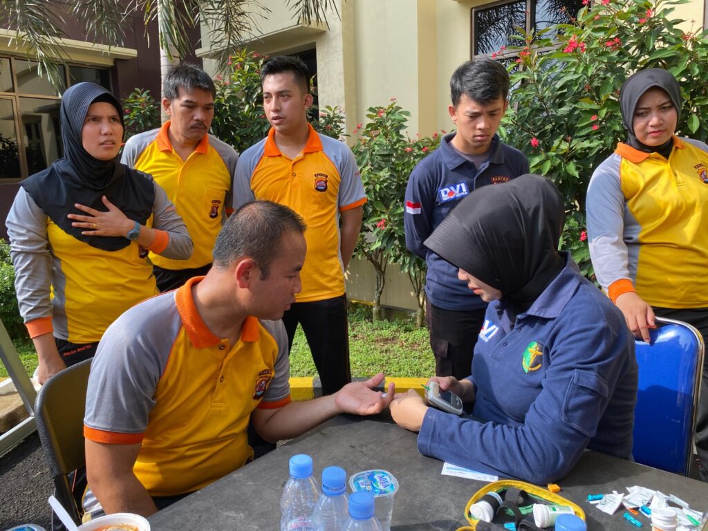 Sidokkes Polres Pandeglang Sediakan Pemeriksaan Kesehatan Gratis untuk Personel Polres 6 WhatsApp Image 2024 04 19 at 09.20.51
