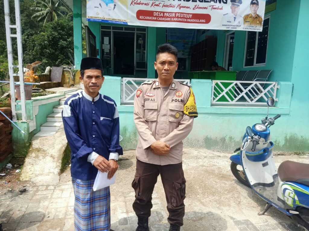 Bhabinkamtibmas Polsek Cadasari Aktif Sambangi Tokoh Masyarakat di Desa Binaan 10 WhatsApp Image 2024 04 23 at 10.06.46