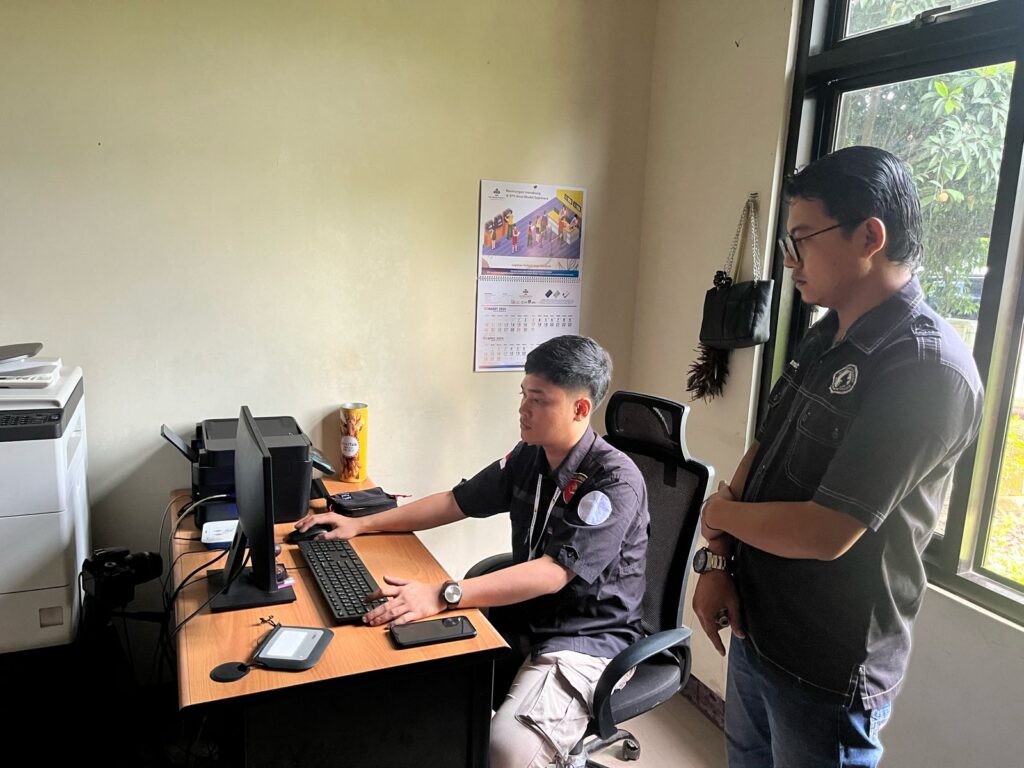 Upgrade Sistem Komputer SKCK di Polsek Cadasari: Peningkatan Layanan untuk Masyarakat 2 WhatsApp Image 2024 04 24 at 09.37.33