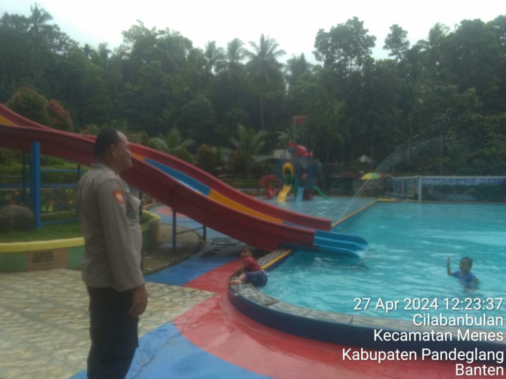 Polsek Menes Patroli Tempat Wisata, Sejumlah Kolam Renang Diberi Himbauan 7 WhatsApp Image 2024 04 27 at 15.11.21