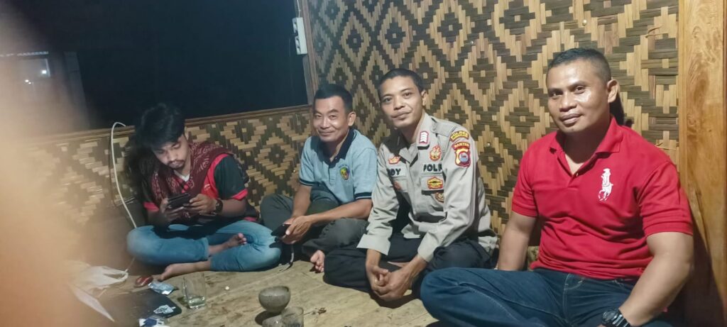 Polsek Pagelaran Polres Pandeglang Gelar Patroli Dialogis di Desa Binaan 6 WhatsApp Image 2024 04 30 at 07.03.46