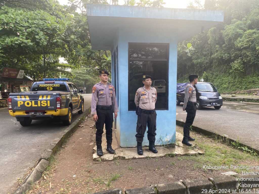 Sat Samapta Polres Pandeglang Gelar Patroli Dialogis untuk Mencegah Kriminalitas 8 WhatsApp Image 2024 04 30 at 07.58.05