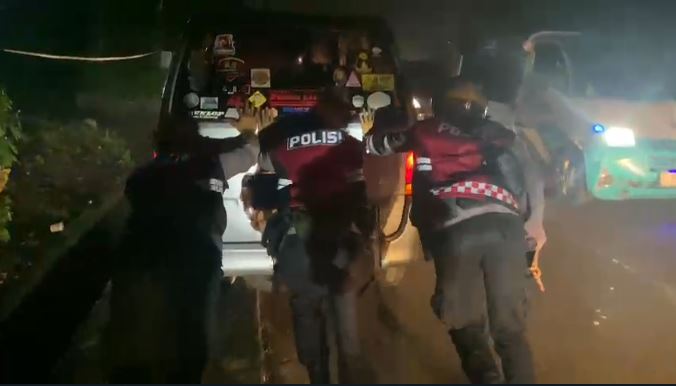 Sat Samapta Polres Pandeglang Memberikan Pelayanan Terbaik saat Libur Lebaran Idul Fitri 1445 H 7 samapta