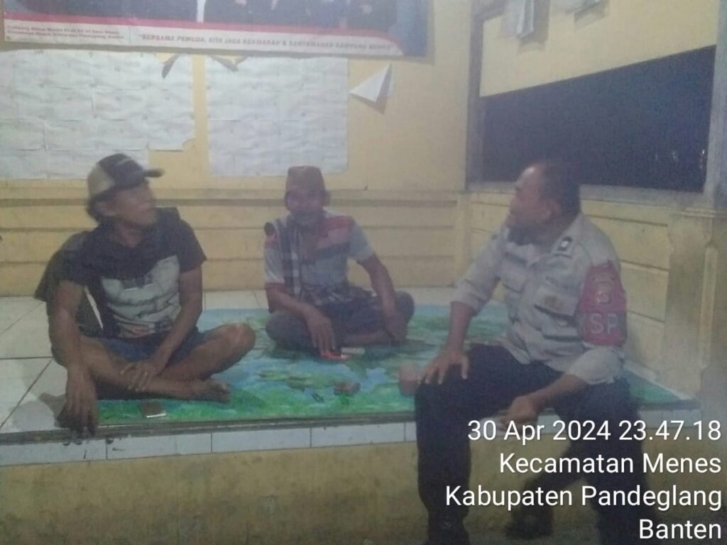 Kontrol Pos Ronda, Polsek Menes Himbau Untuk Tetap Waspada 8 IMG 20240501 WA0023