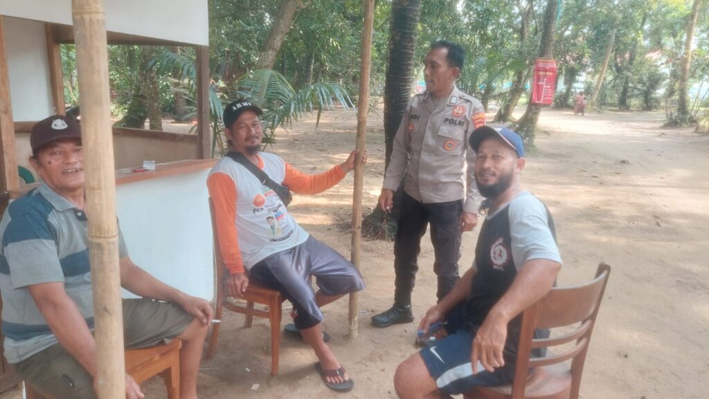 Beri Rasa Aman: Polsek Carita Laksanakan Patroli Dialogis ke Pantai Carita 3 IMG 20240501 WA0025