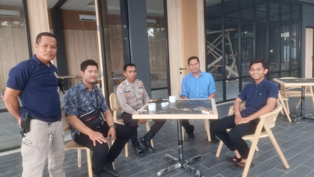 Patroli Siang Polsek Carita: Antisipasi Kejahatan di Siang Hari 2 IMG 20240501 WA0026