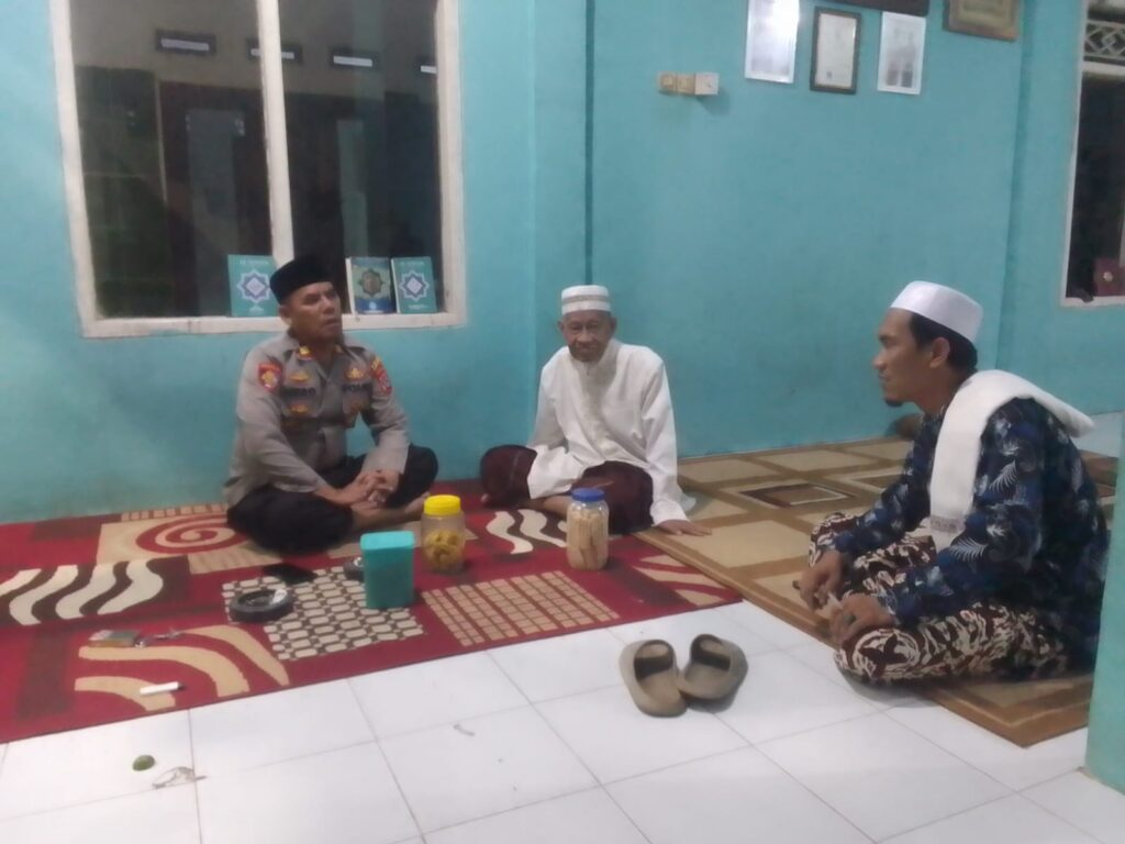 Jaga Kondusifitas Pandeglang, Kapolsek Menes Polres Pandeglang Sambangi Tokoh Agama 2 WhatsApp Image 2024 05 04 at 10.32.52