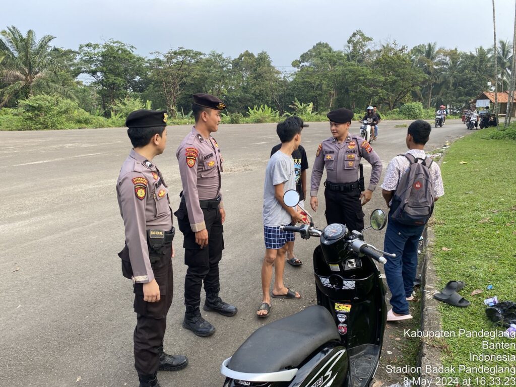 Polres Pandeglang Lakukan Patroli Sat Samapta untuk Cegah Kejahatan dan Balap Liar 10 WhatsApp Image 2024 05 08 at 18.41.32