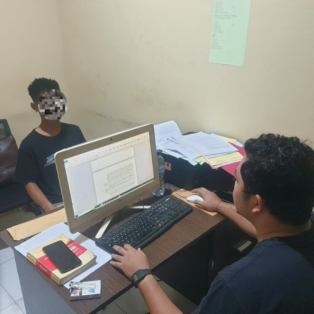 Polsek Labuan Berhasil Mengungkap Kasus Curanmor dan Menangkap Para Pelaku serta Penadahnya 9 WhatsApp Image 2024 05 09 at 09.39.26