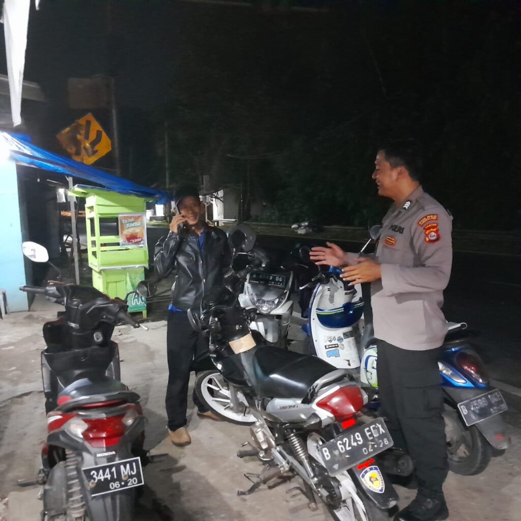 Polsek Cimanuk Polres Pandeglang Berupaya Cegah Balapan Liar di Jalan Raya Cipeucang-Cimanuk 10 WhatsApp Image 2024 05 10 at 02.17.30