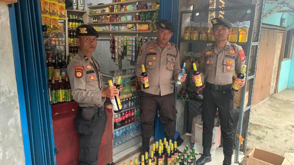 Satuan Samapta Polres Pandeglang Gelar Razia Miras untuk Cipta Kondisi Aman Jelang Pilkada 6 WhatsApp Image 2024 05 16 at 20.02.57