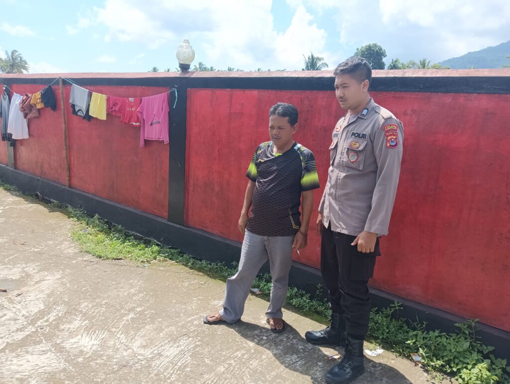 Bhabinkamtibmas Polsek Mandalawangi Terus Lakukan Sambang dan Silaturrahmi untuk Ciptakan Kamtibmas yang Aman 7 WhatsApp Image 2024 05 16 at 21.35.59