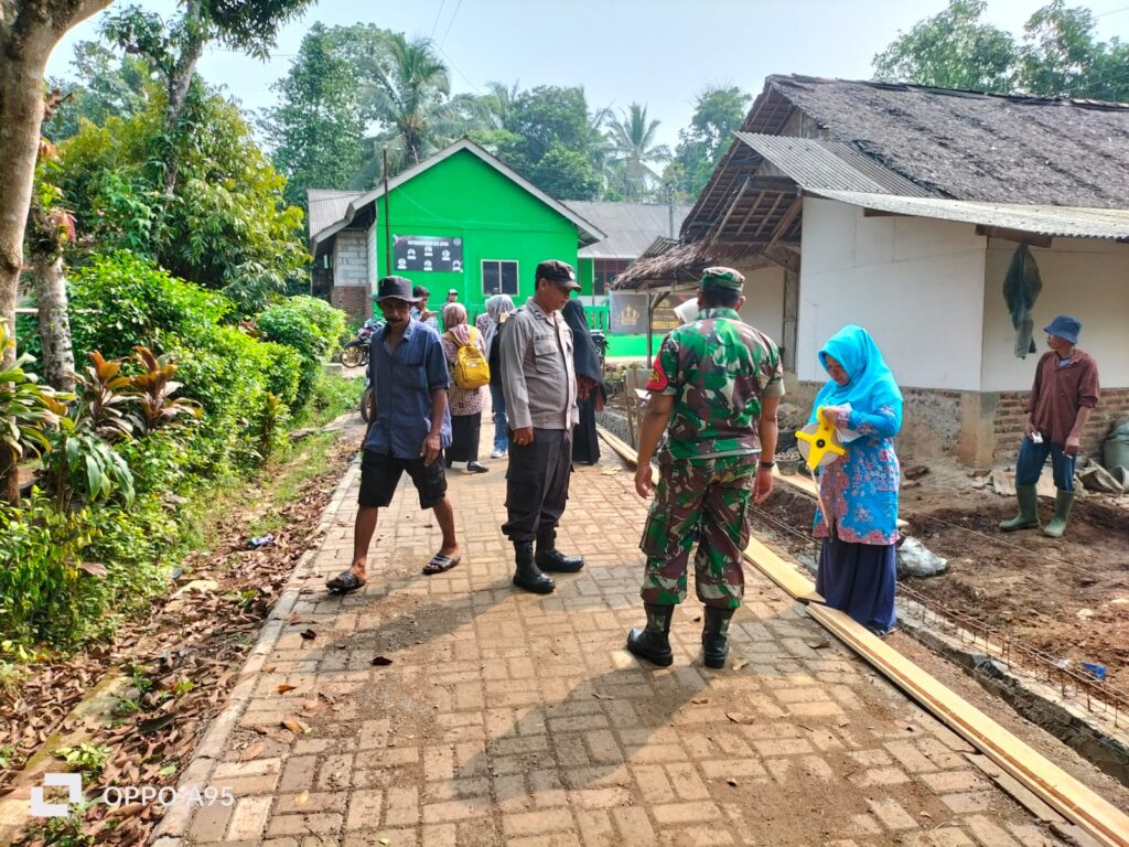 Polsek Pagelaran: Kegiatan Monitoring dan Evaluasi Penggunaan Dana Desa (DD) Tahap I Tahun 2024 di Kecamatan Pagelaran 10 WhatsApp Image 2024 05 16 at 22.26.48