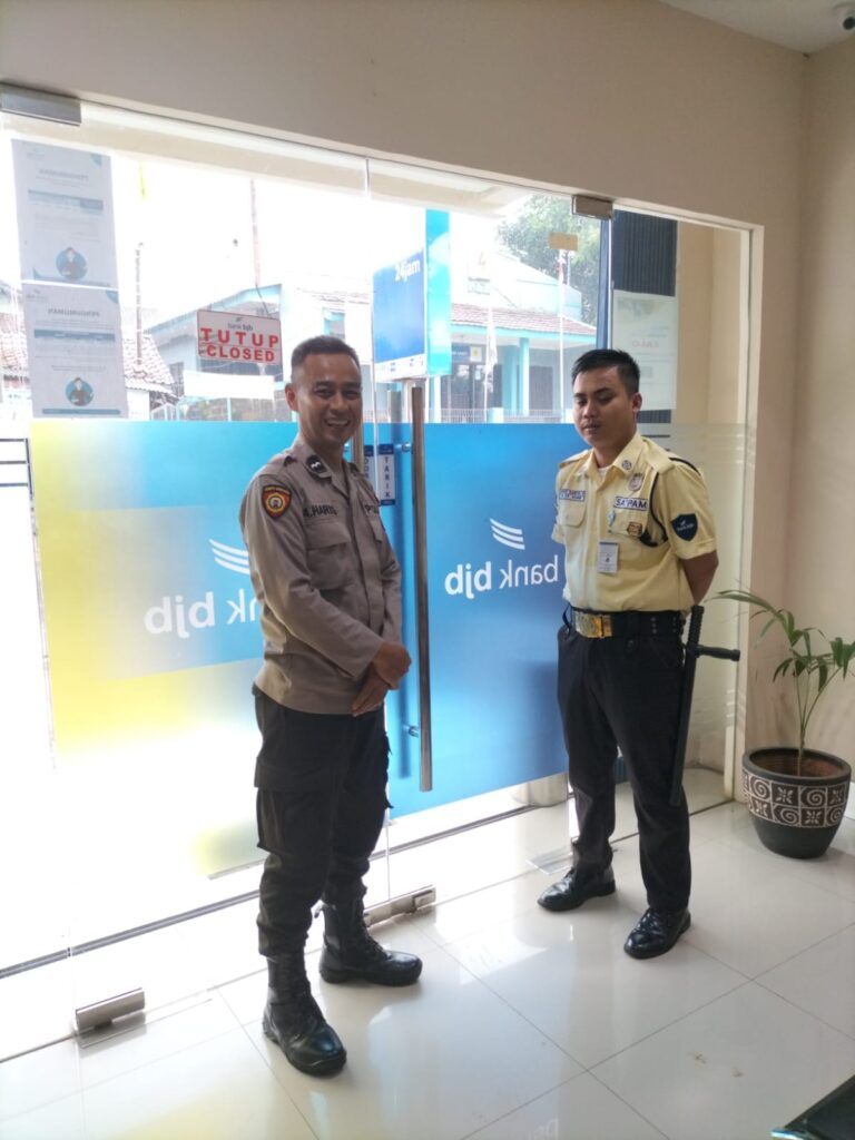 Patroli Obvit Polsek Saketi, Ciptakan Situasi Kamtibmas Yang Aman dan Kondusif di area Bank BJB 2 WhatsApp Image 2024 05 23 at 22.03.17
