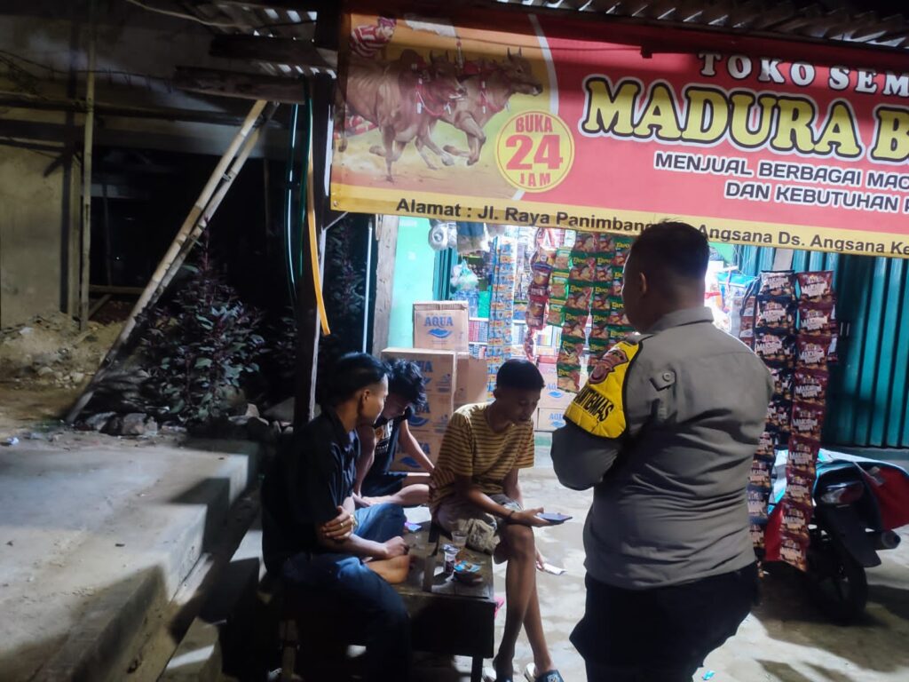 Sambangi Anak Muda di Desa Angsana, Bhabinkamtibmas Polsek Angsana Polres Pandeglang Sisipkan Pesan Kamtibmas 4 WhatsApp Image 2024 05 24 at 16.22.03