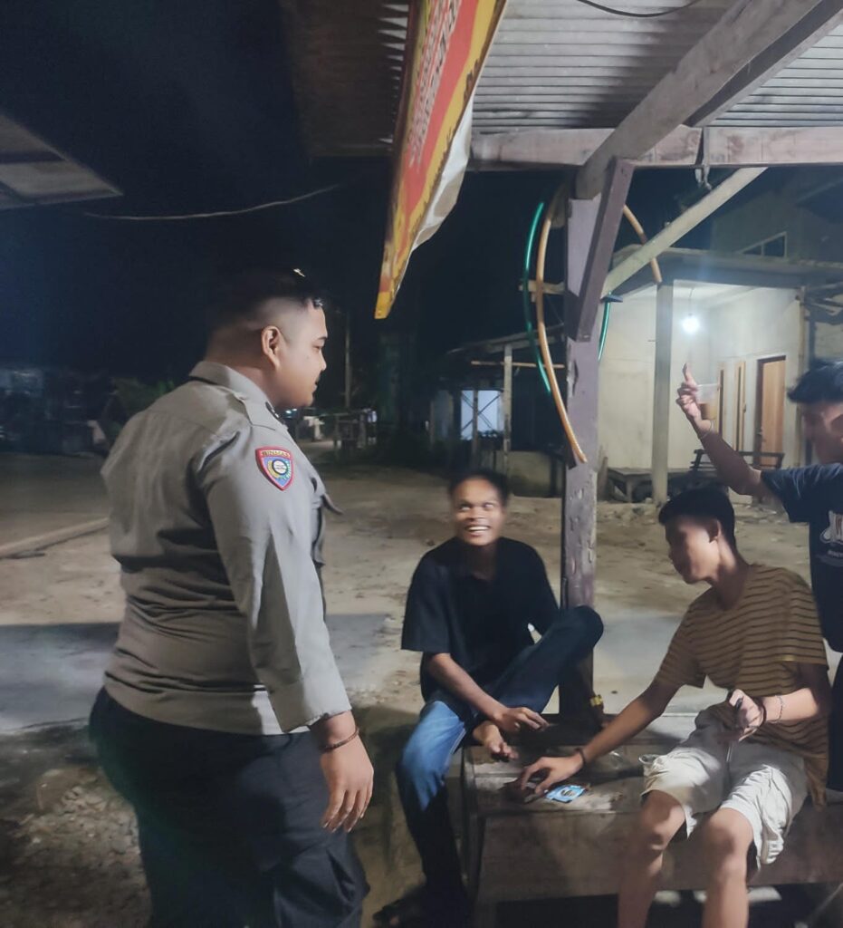 Jaga Kondusifitas Wilayah, Bhabinkamtibmas Polsek Angsana Polres Pandeglang Briptu Agung Rutin Sambang Desa Angsana 6 WhatsApp Image 2024 05 24 at 16.29.38