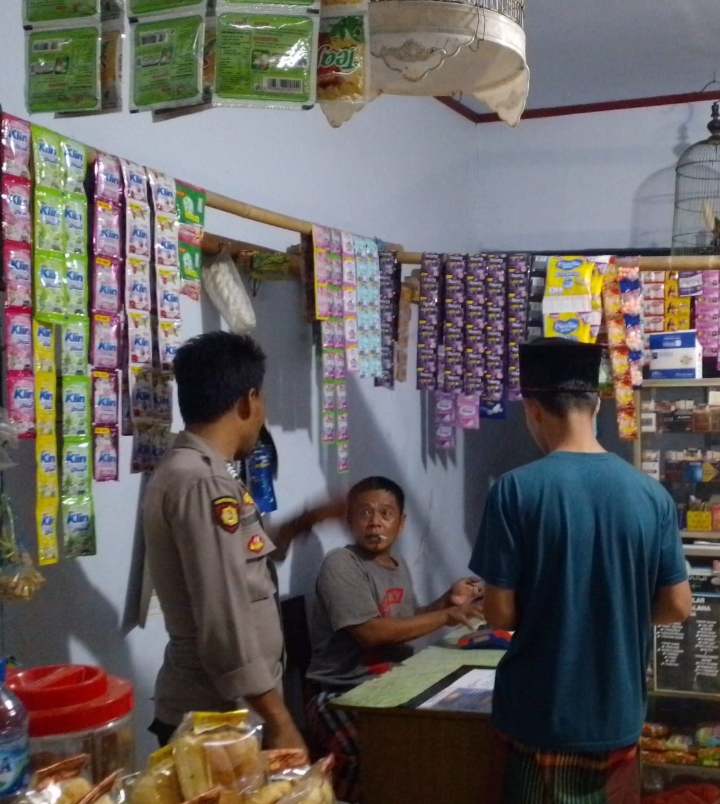 Anggota Piket Polsek Angsana Polres Pandeglang Laksanakan Patroli Dialogis di Desa Cikayas 8 WhatsApp Image 2024 05 24 at 16.54.08