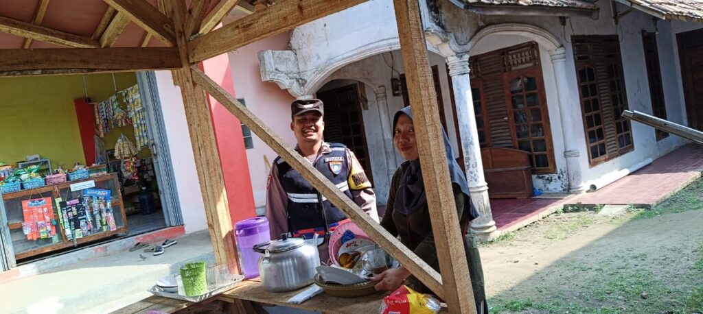Polsek Cikeusik Sinergi dengan Warga Desa Nanggala 9 WhatsApp Image 2024 05 27 at 13.42.41