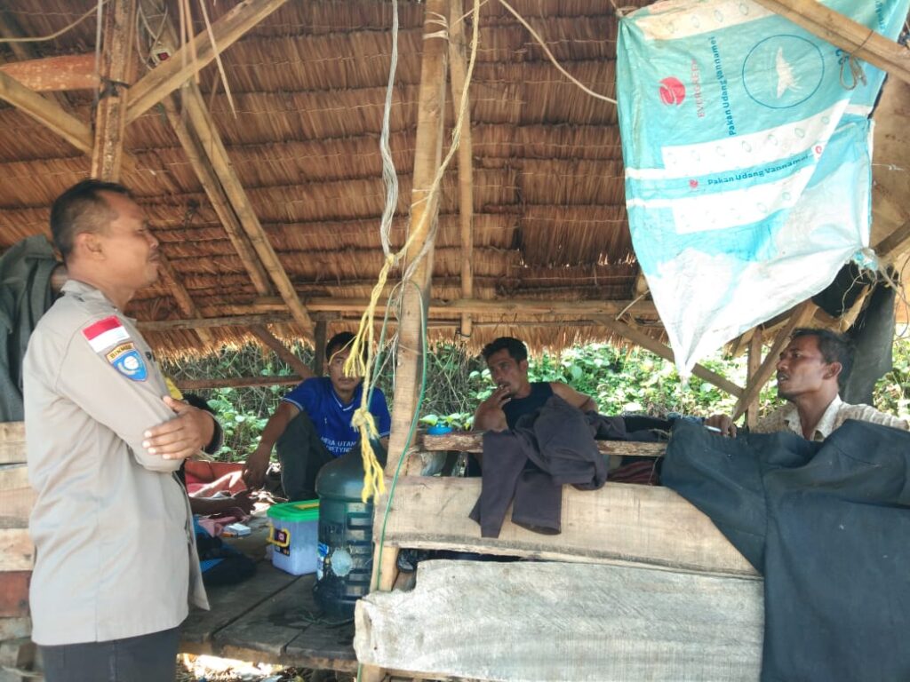 Polsek Cikeusik Gelar Sambang Tokoh Masyarakat Desa Tanjungan 2 WhatsApp Image 2024 05 27 at 13.43.42