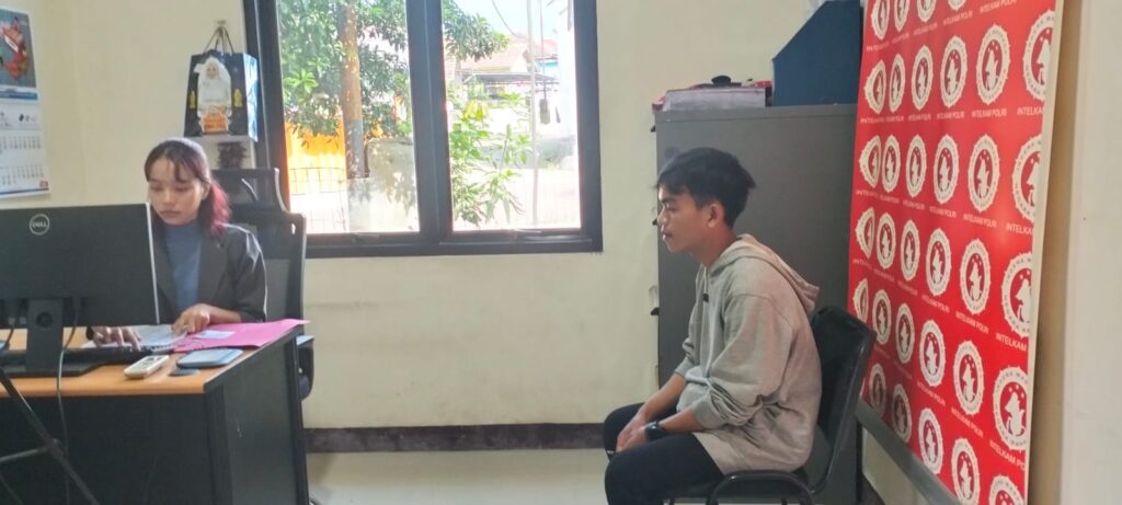 Pelayanan SKCK di Polsek Cadasari Mempermudah Masyarakat 1 WhatsApp Image 2024 05 27 at 17.12.32