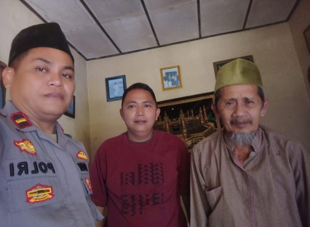 Kanit Binmas Polsek Saketi Sambang Tokoh Agama, Ajak untuk Peduli Kamtibmas 5 WhatsApp Image 2024 05 29 at 20.23.27