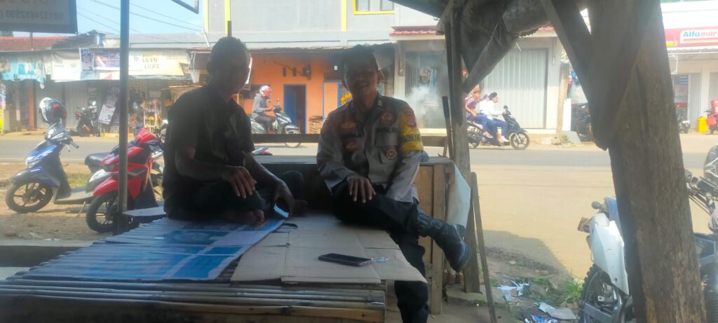 Ciptakan Kondusifitas Bhabinkamtibmas Polsek Saketi Sambangi Warga Binaan 7 WhatsApp Image 2024 05 29 at 20.23.49
