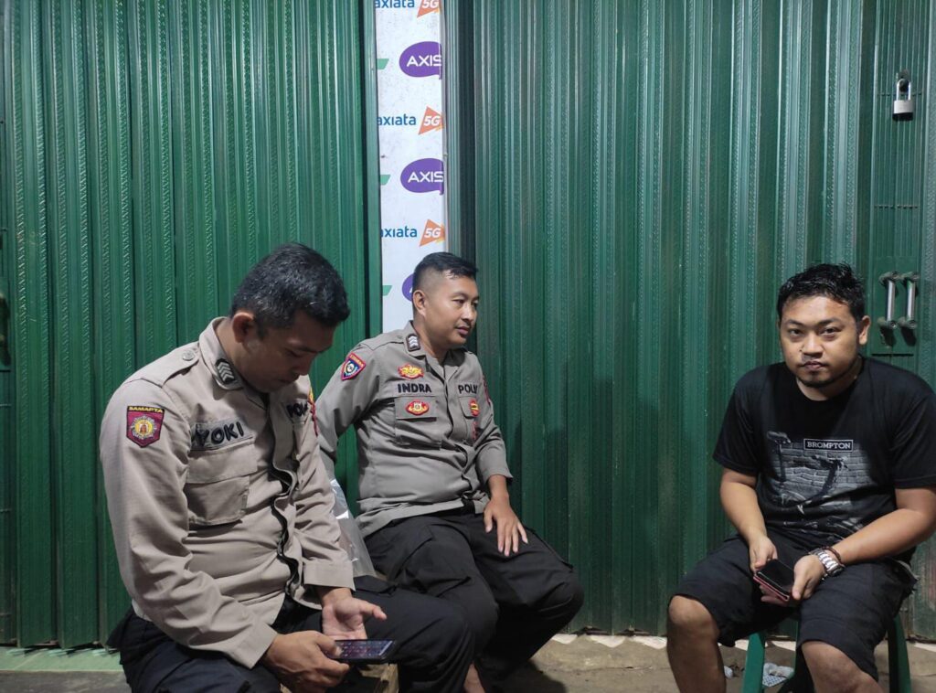Polsek Cibaliung Gelar Patroli Malam Cegah Balap Liar dan Kejahatan 9 WhatsApp Image 2024 05 30 at 22.09.58