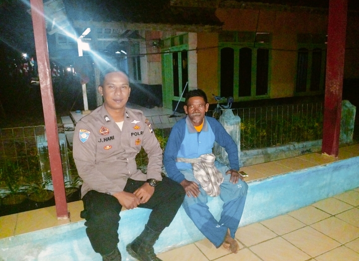 Sambangi Masyarakat, Bhabinkamtibmas Polsek Angsana Polres Pandeglang Sisipkan Pesan Kamtibmas 5 IMG 20240604 WA0032