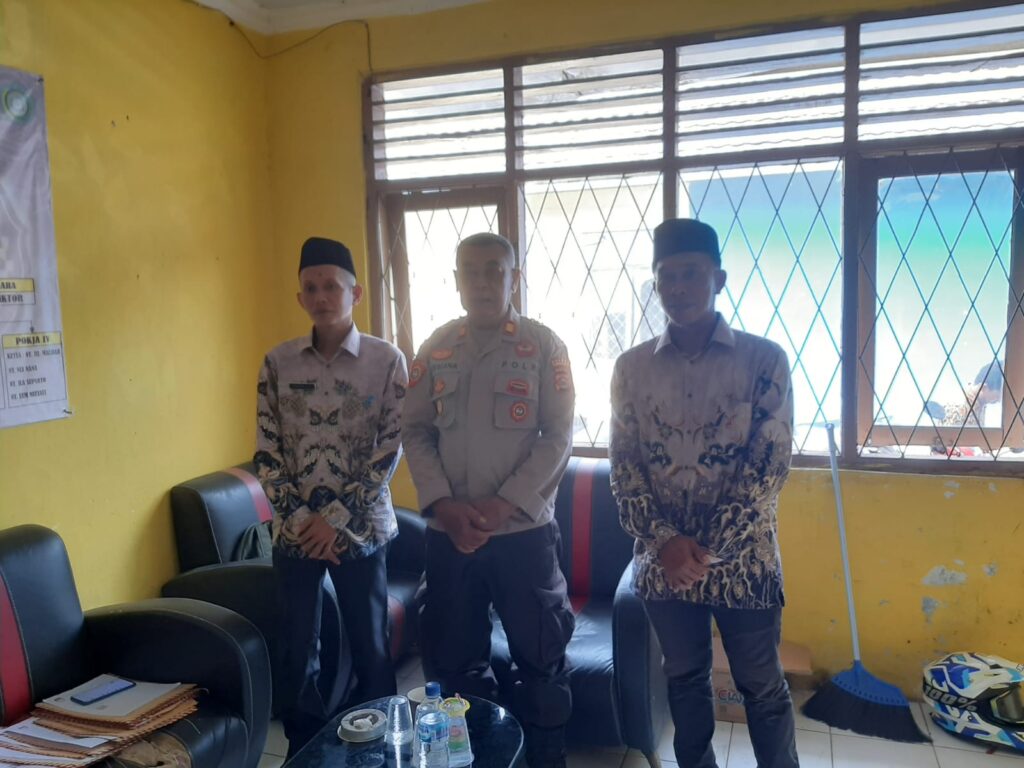 Polsek Bojong Polres Pandeglang Gelar Silaturahmi dengan Tokoh Agama di Kecamatan Bojong untuk Ciptakan Situasi Kondusif 1 IMG 20240609 WA0008