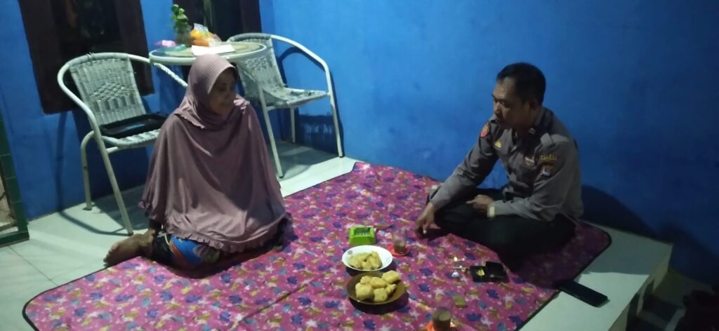 Polsek Cadasari Melaksanakan Patroli, Jalin Kedekatan dengan Warga 8 IMG 20240609 WA0020