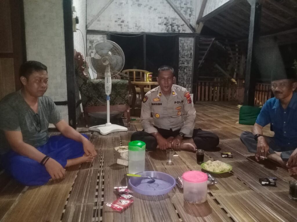 Kapolsek Angsana Beserta Camat Sambangi Kepala Desa Kramatmanik dan Ajak Bersinergi Jaga Kamtibmas 10 IMG 20240613 WA0019