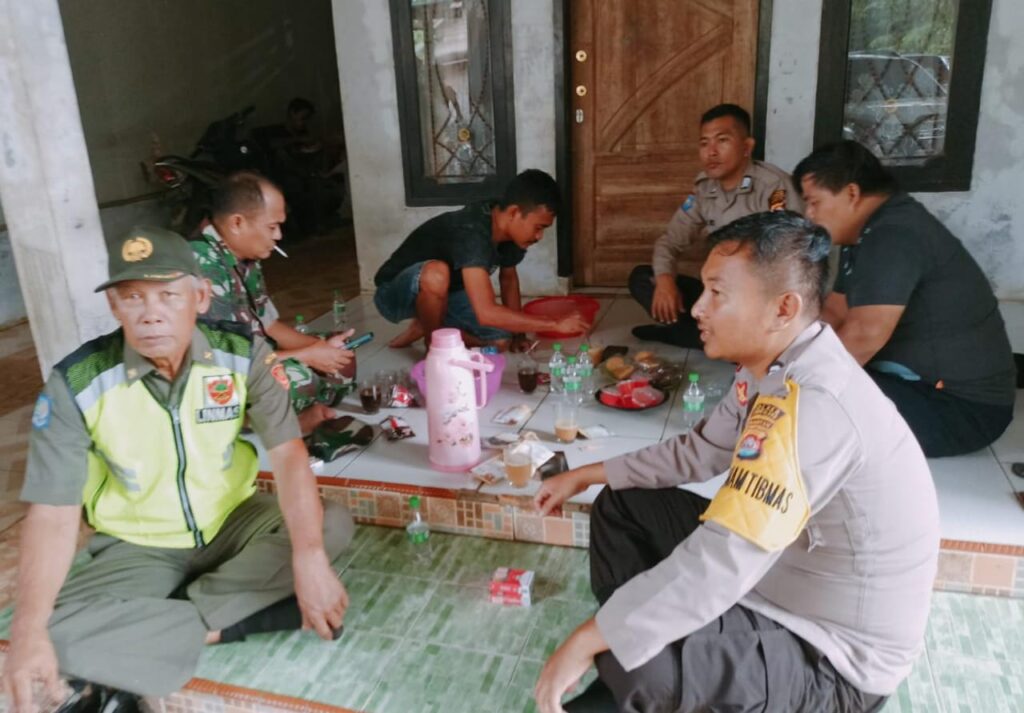 Polsek Cibaliung Tunjukkan Dedikasi dalam Menjaga Keamanan Masyarakat 8 WhatsApp Image 2024 06 02 at 20.05.21