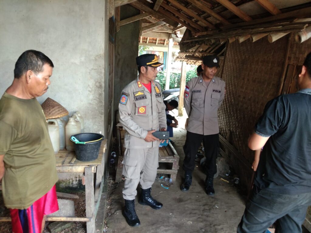Polsek Cikeusik Sigap Menindaklanjuti Laporan Pencurian Mesin Rumput di Rumah Bapak Ujang 7 WhatsApp Image 2024 06 04 at 21.07.58