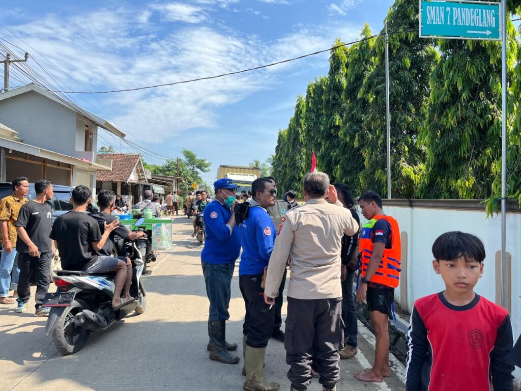 Personil Polsek Munjul Polres Pandeglang Laksanakan Patroli Dialogis untuk Jaga Kamtibmas 1 WhatsApp Image 2024 06 13 at 16.13.54