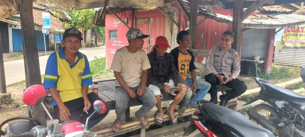 Polsek Saketi Polres Pandeglang Lakukan Patroli Dialogis ke Pangkalan Ojek Curug 4 WhatsApp Image 2024 06 14 at 15.01.20